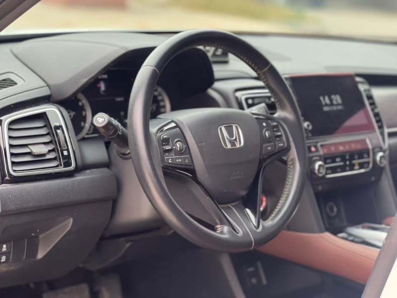 汕头21年本田URV5