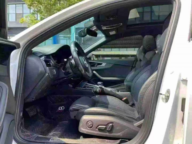 东莞23年奥迪A4L6