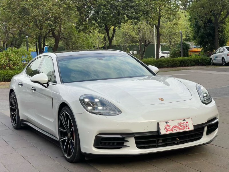 佛山17年保时捷帕拉梅拉2