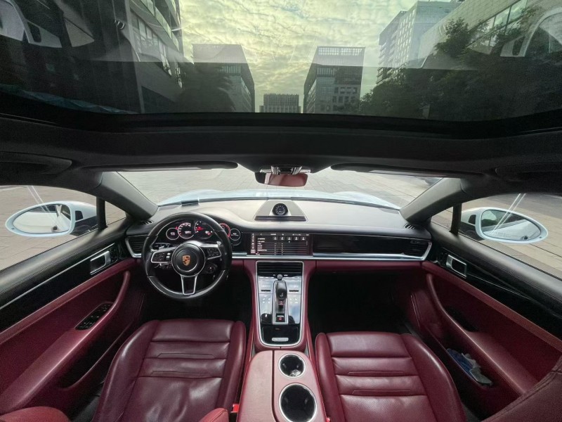 佛山17年保时捷帕拉梅拉5