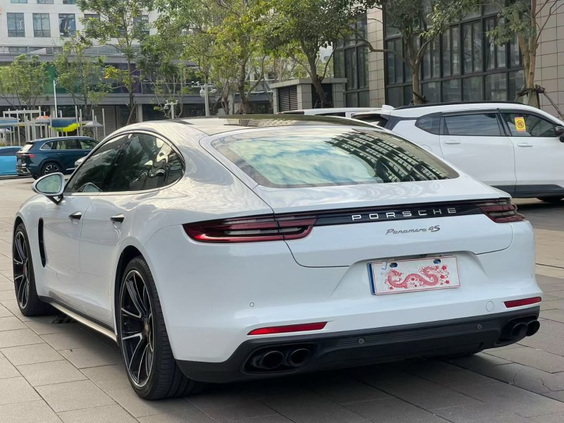 佛山17年保时捷帕拉梅拉7