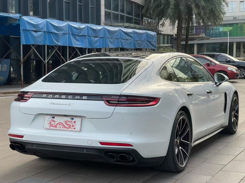 佛山17年保时捷帕拉梅拉8