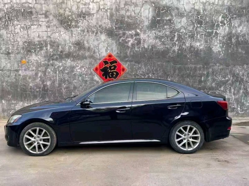 临沂11年雷克萨斯IS4