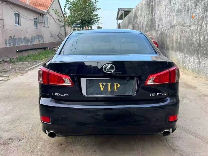 临沂11年雷克萨斯IS6