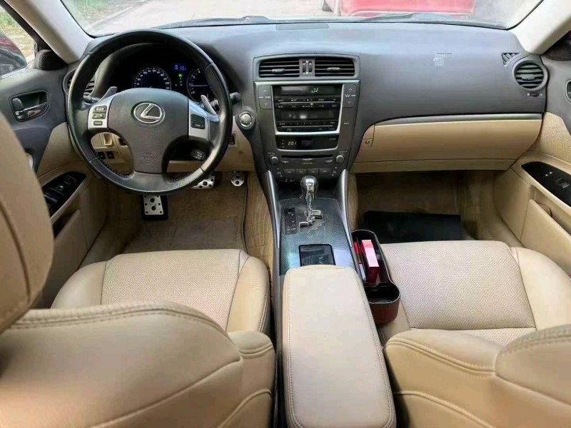 临沂11年雷克萨斯IS7