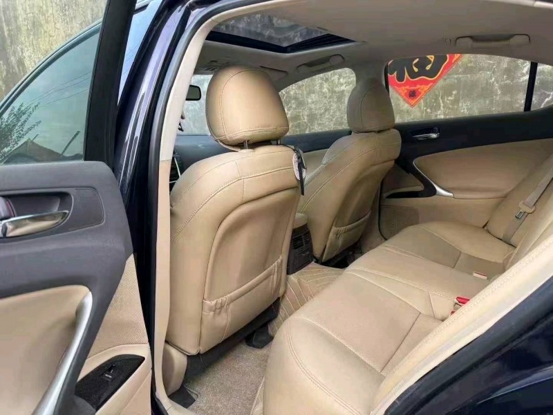 临沂11年雷克萨斯IS8