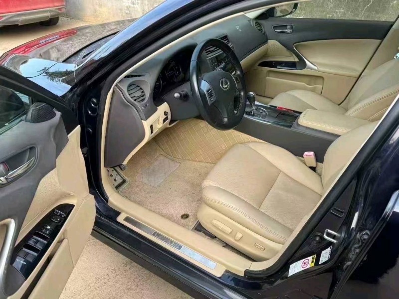 临沂11年雷克萨斯IS9