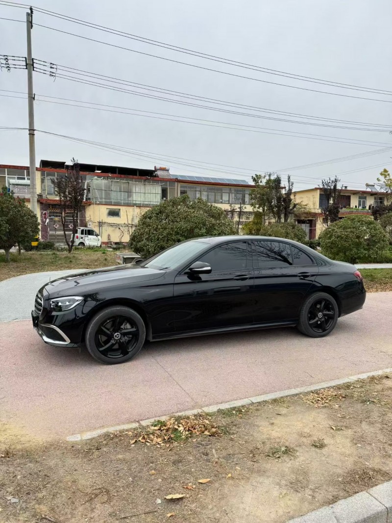 济宁18年奔驰E2
