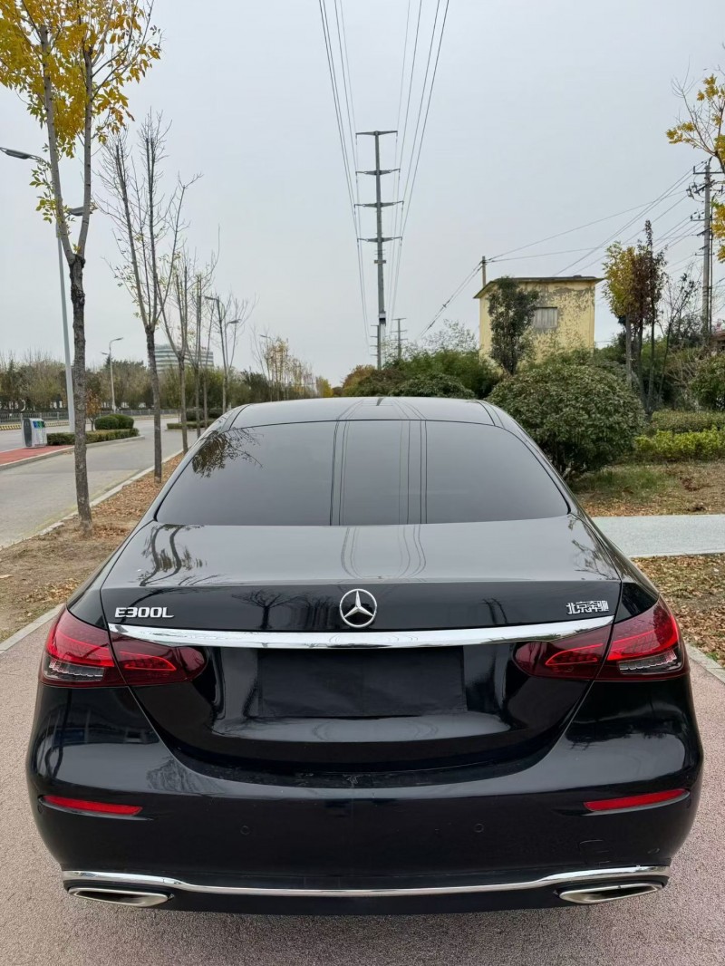 济宁18年奔驰E9