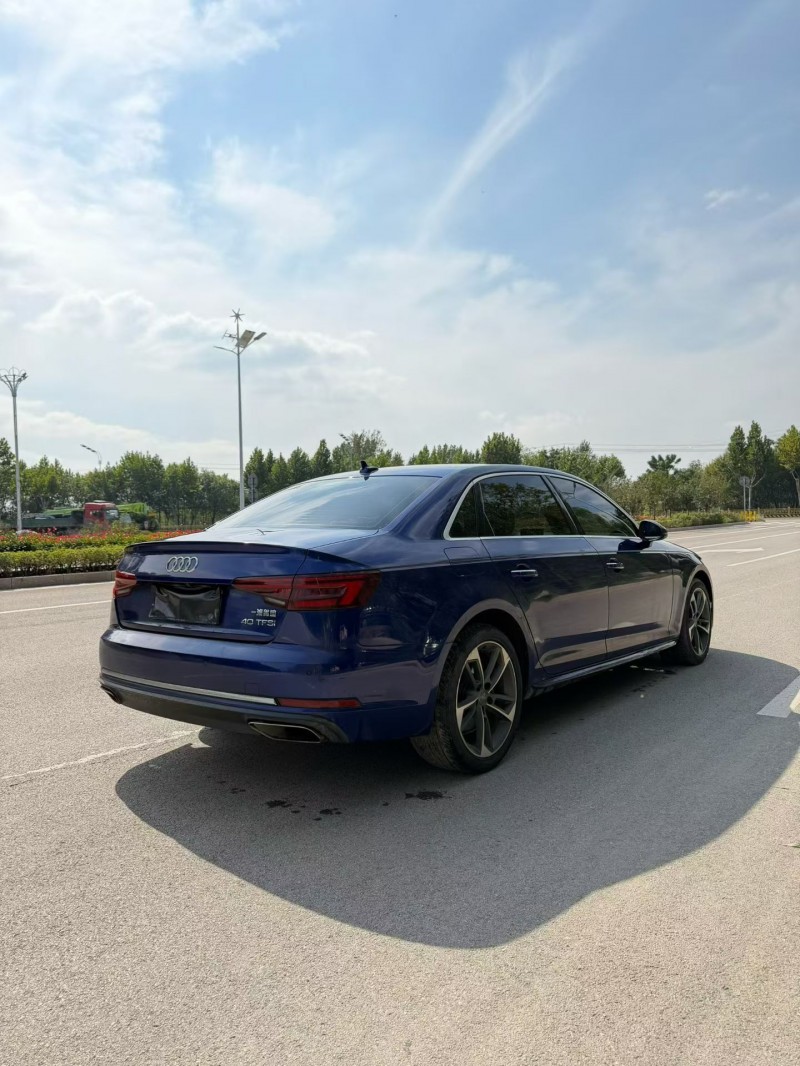 济宁19年奥迪A4L8