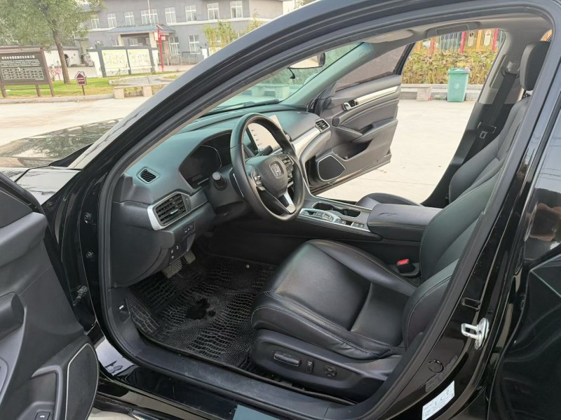 徐州19年本田雅阁3