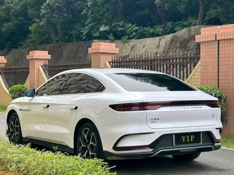 广州23年比亚迪汉8