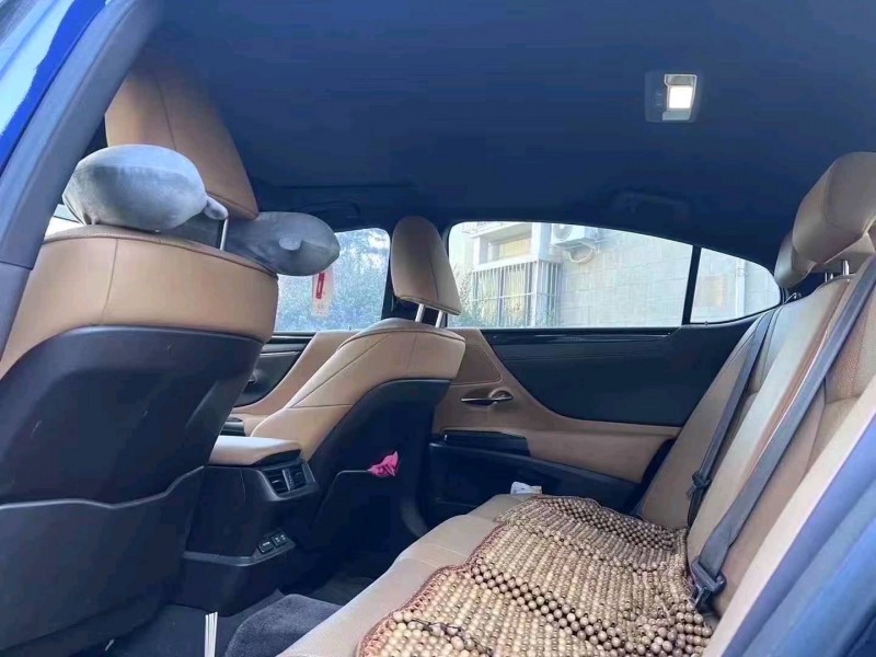 青岛20年雷克萨斯ES5