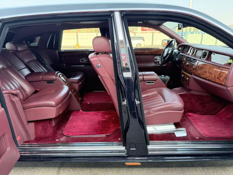 唐山10年劳斯莱斯幻影2