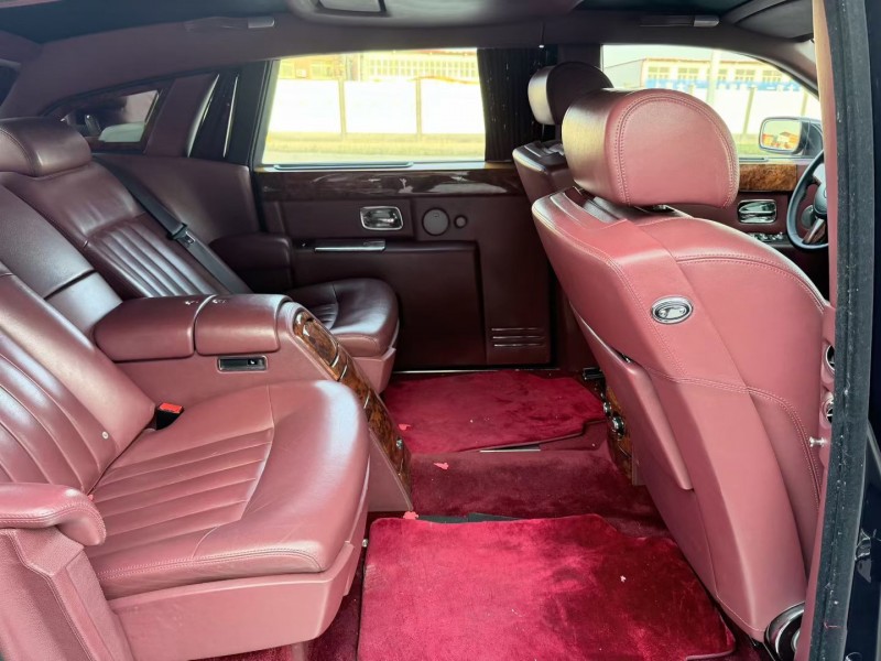 唐山10年劳斯莱斯幻影5