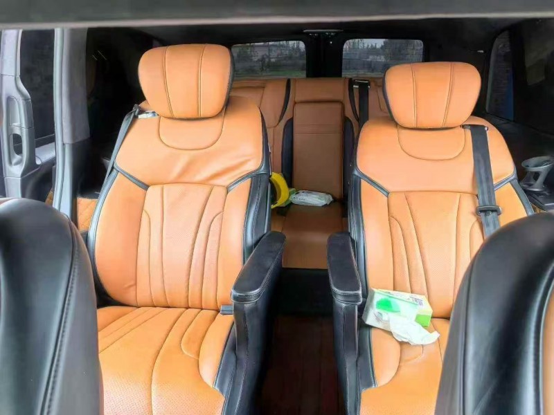 济宁19年奔驰威霆3