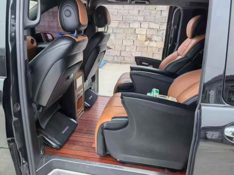 济宁19年奔驰威霆6