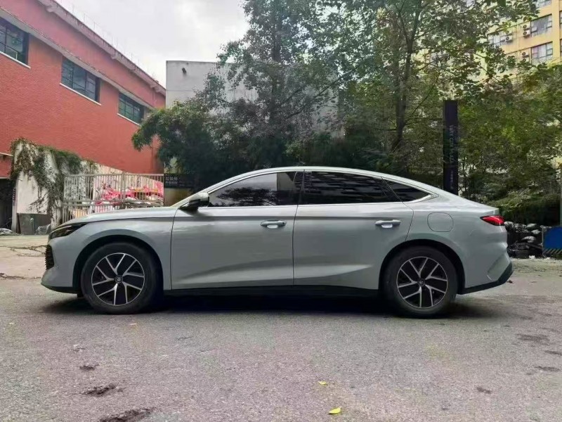 自贡24年比亚迪秦8