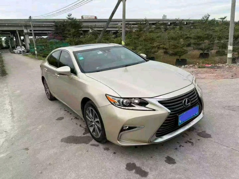 中山16年雷克萨斯ES2