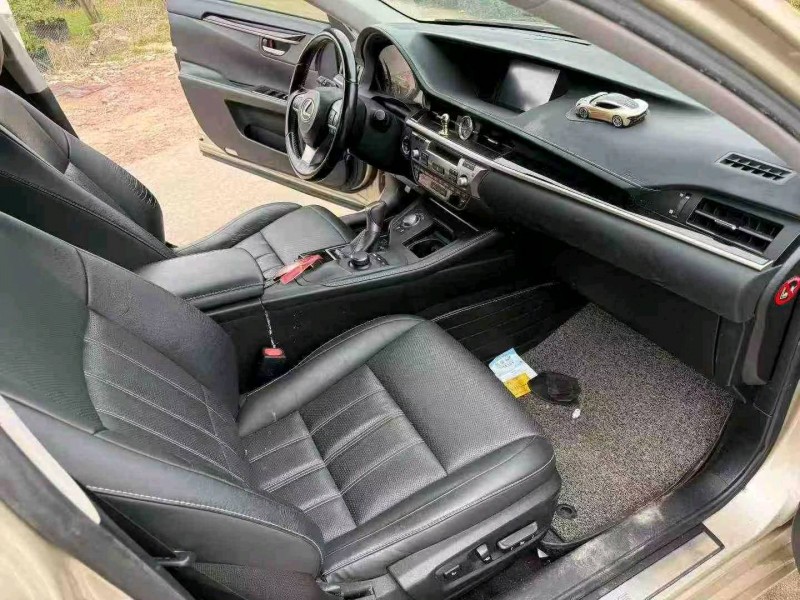 中山16年雷克萨斯ES9