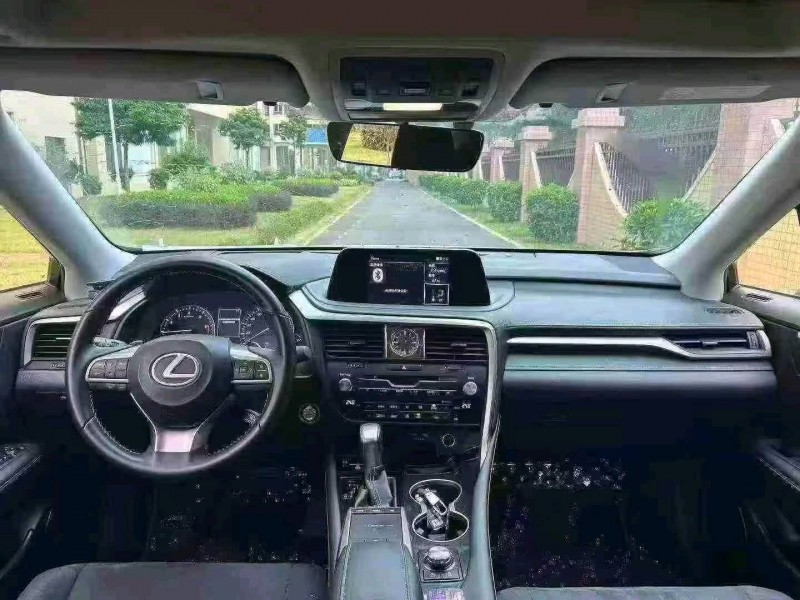 东莞20年雷克萨斯NX4