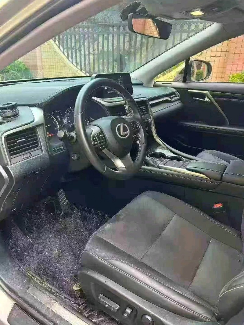 东莞20年雷克萨斯NX5