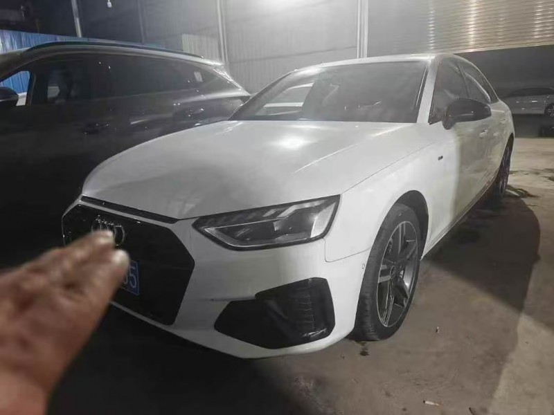 济宁22年奥迪A4L1