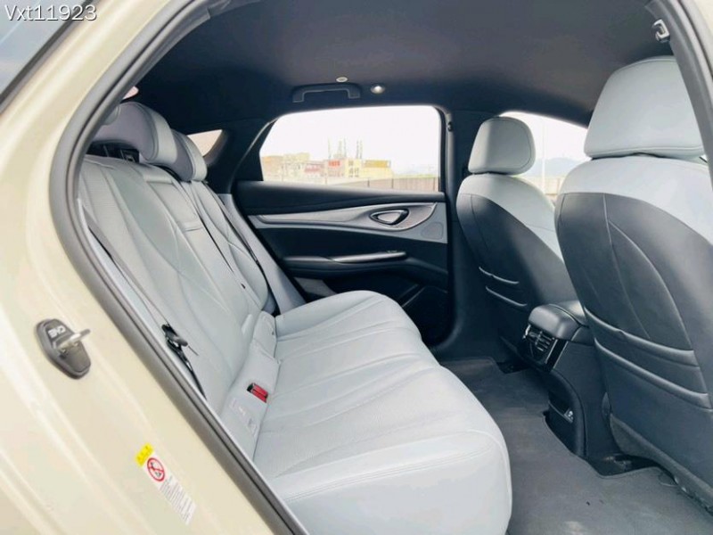 东莞24年比亚迪海豹4