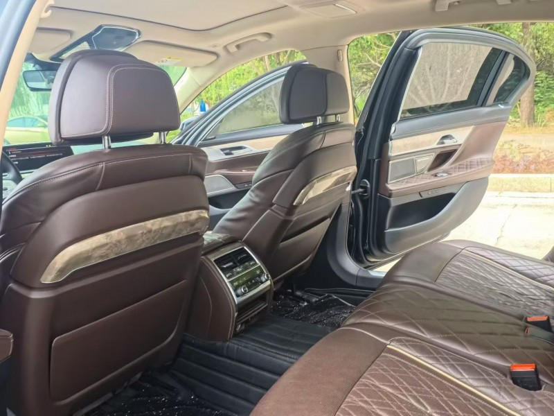 青岛21年宝马7系4