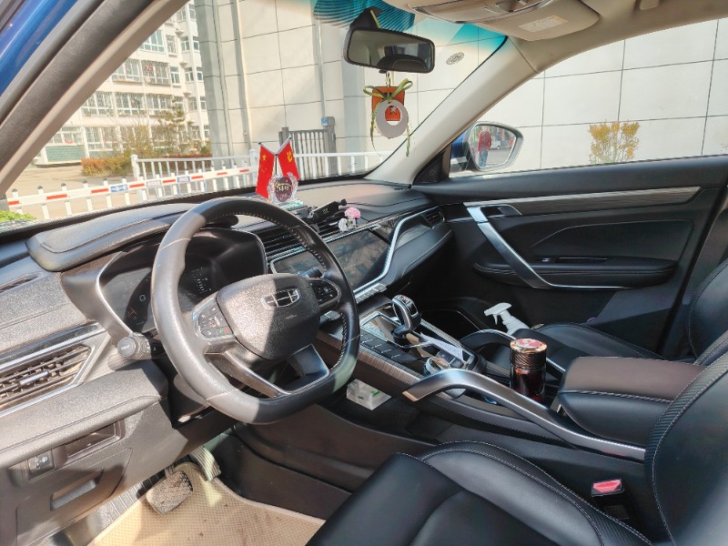 平凉20年吉利博越4