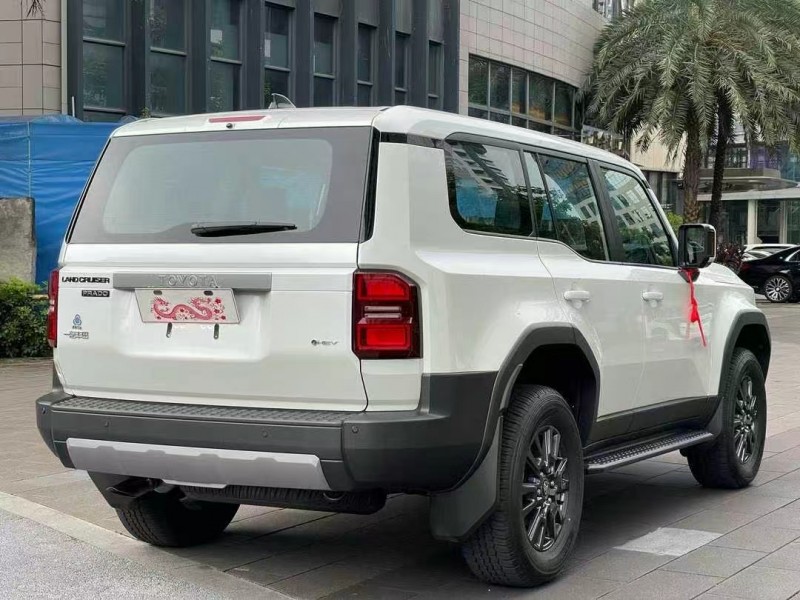 佛山25年丰田普拉多8