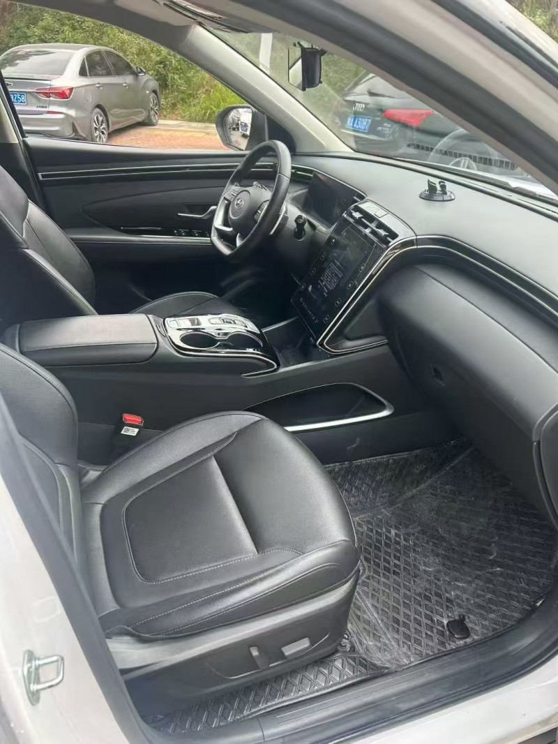 玉林22年现代途胜6