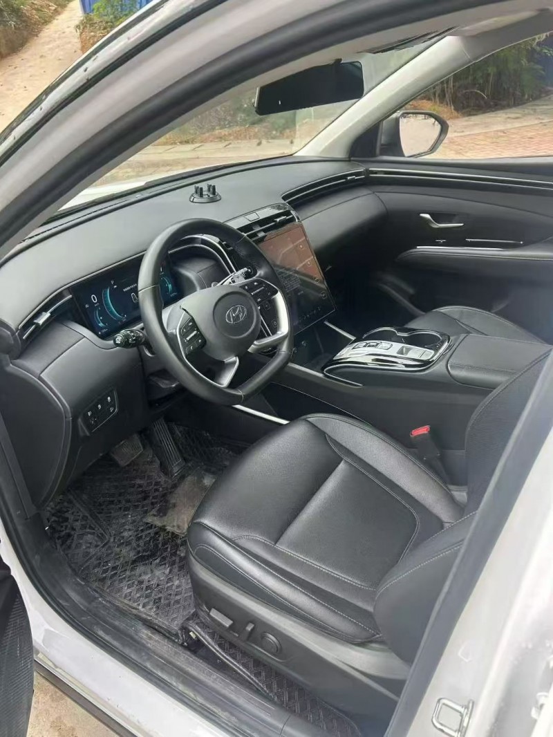 玉林22年现代途胜7