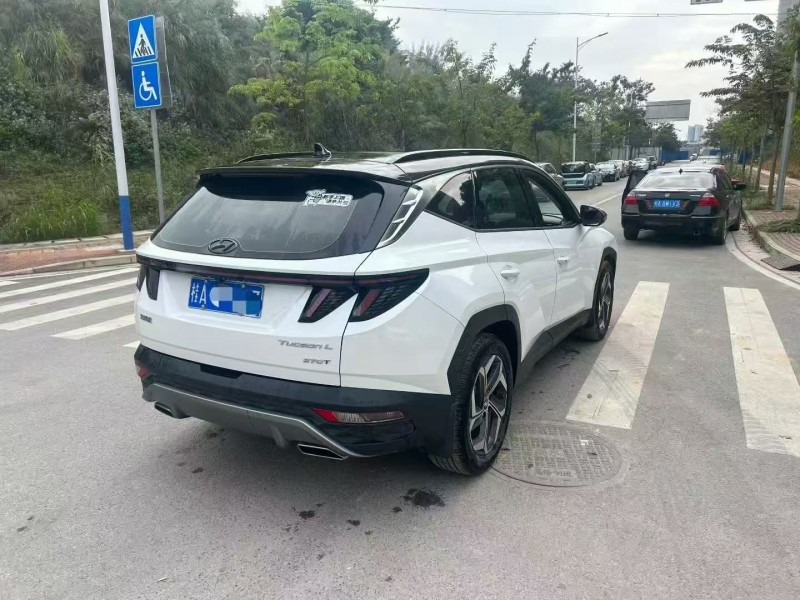 玉林22年现代途胜9