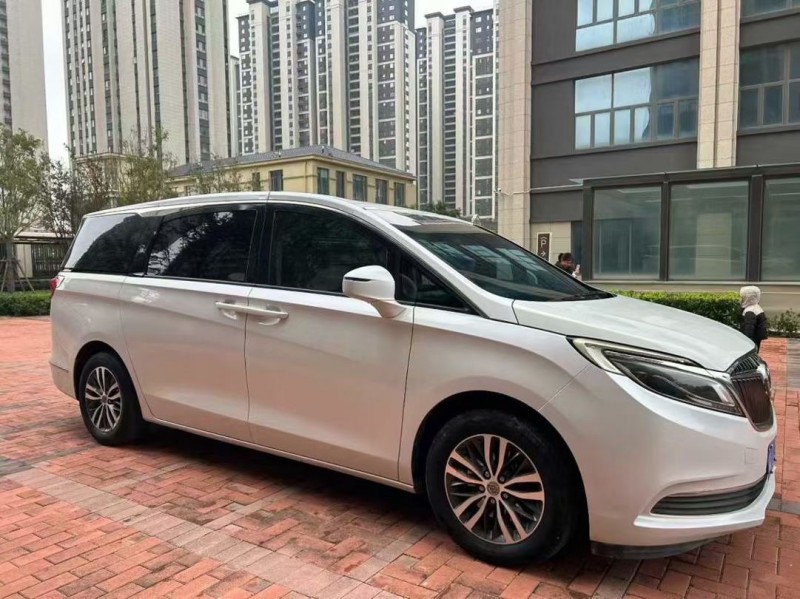 郑州17年别克GL82