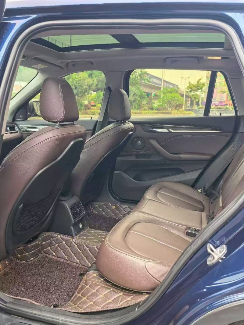 三明17年宝马X16