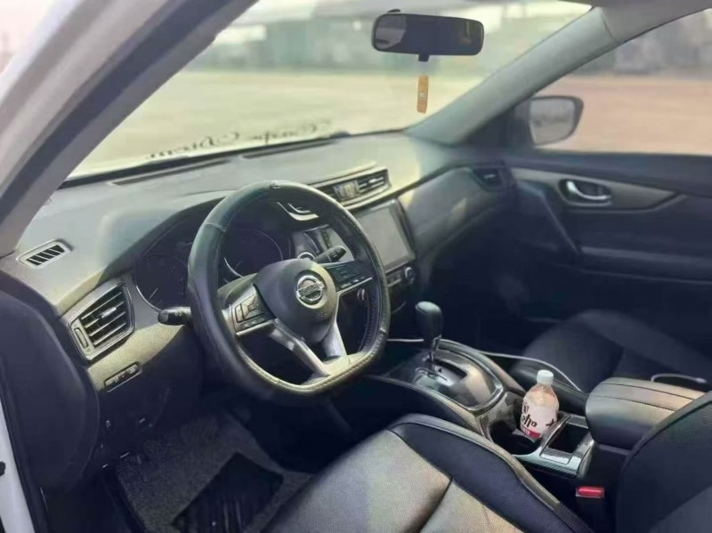 潍坊18年日产奇骏5