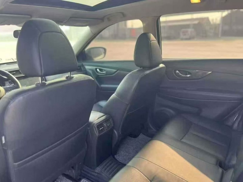 潍坊18年日产奇骏6