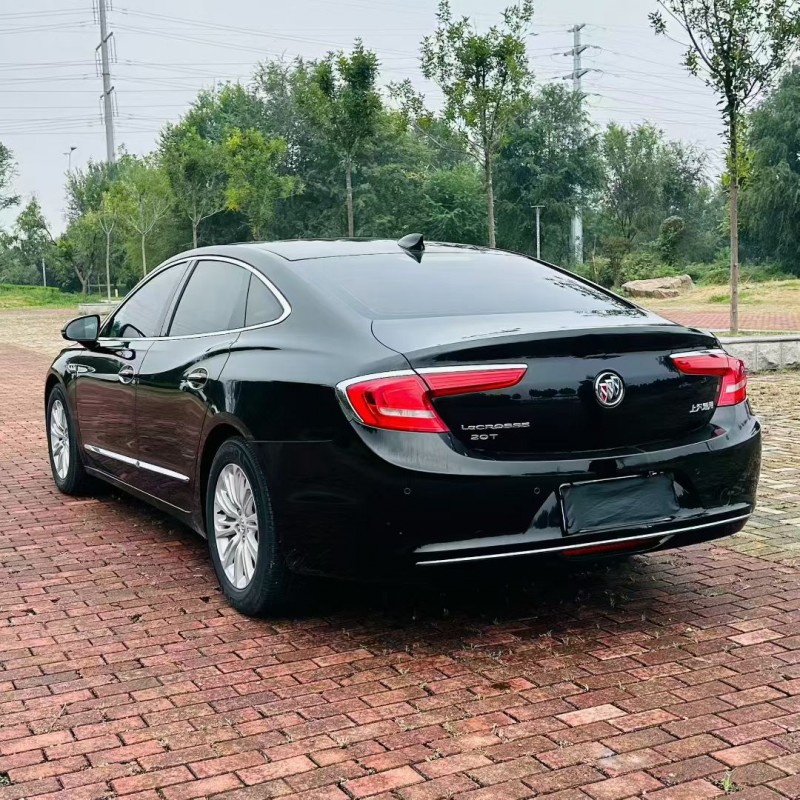 聊城17年别克君越9