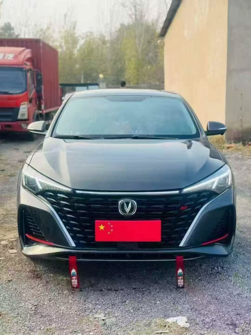 洛阳25年长安汽车逸动1