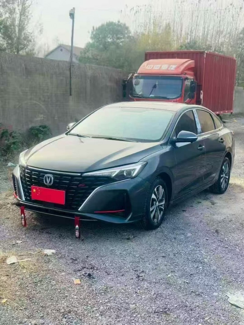 洛阳25年长安汽车逸动2