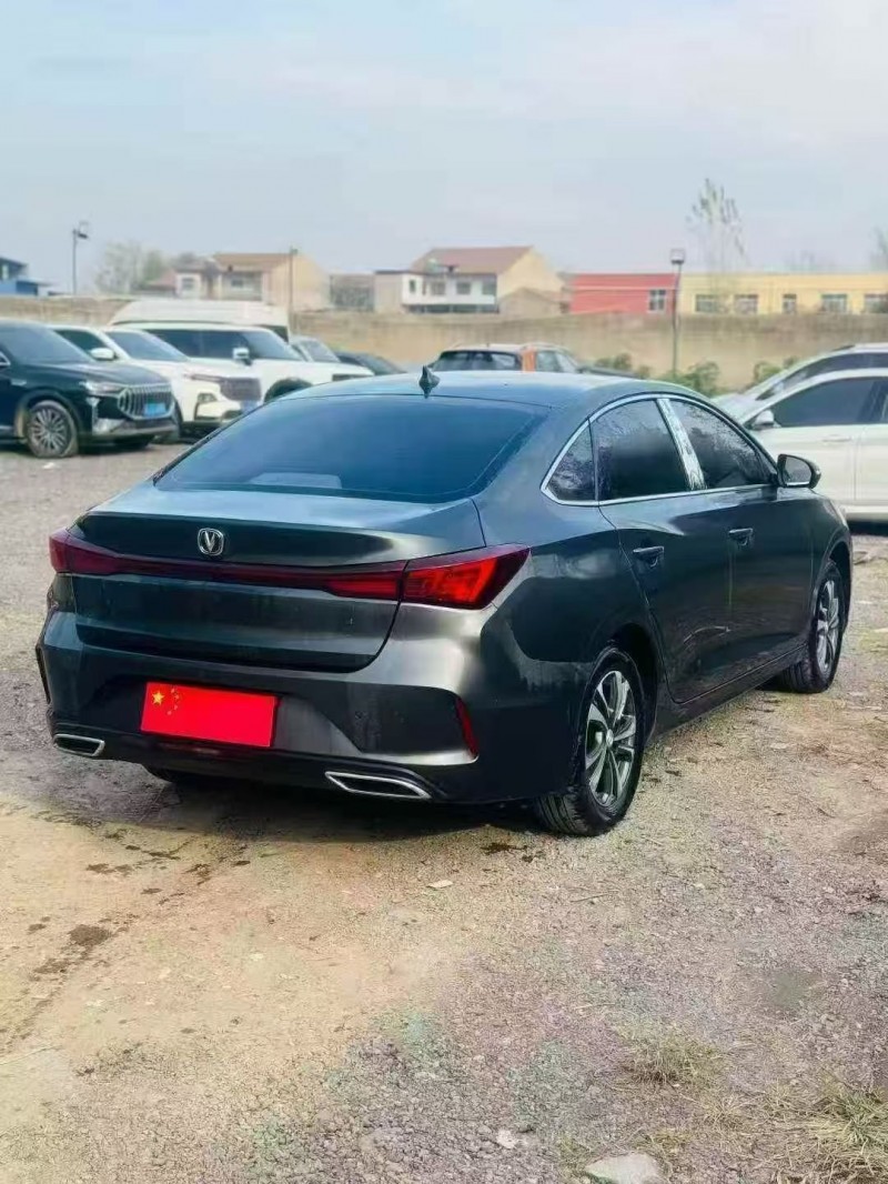 洛阳25年长安汽车逸动8