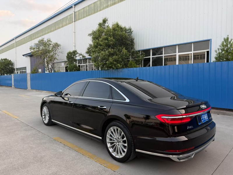 焦作19年奥迪A8L8