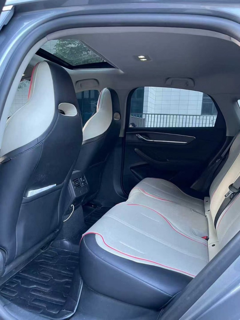 佛山22年比亚迪驱逐舰5