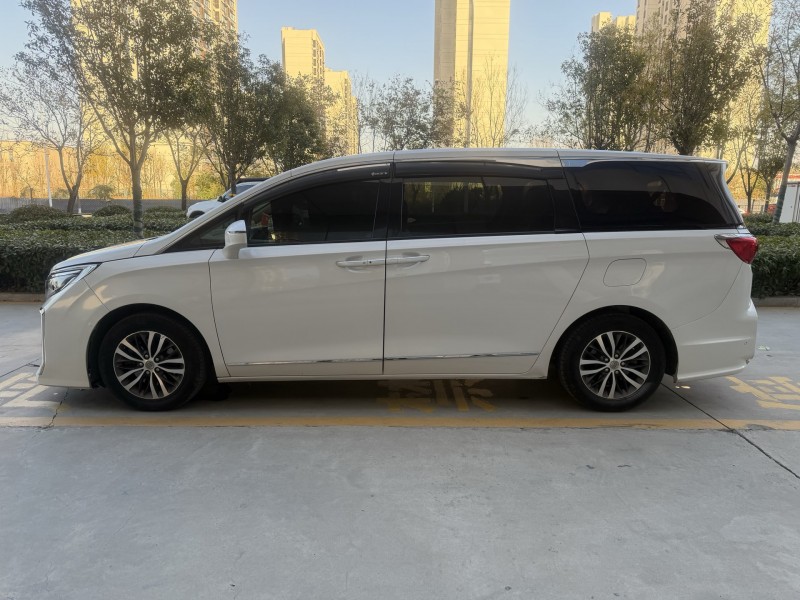 济宁17年别克GL88