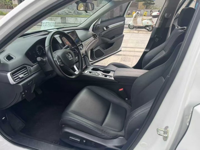 珠海22年本田雅阁6