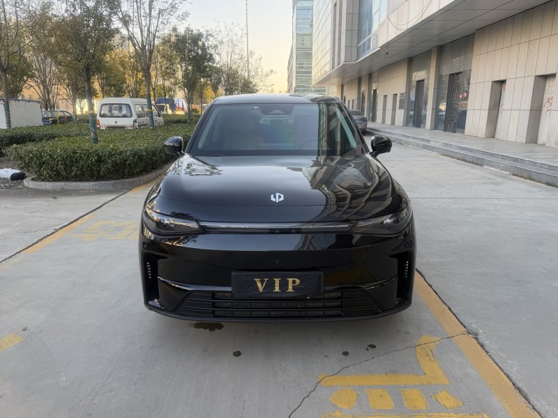 济宁24年零跑汽车C101