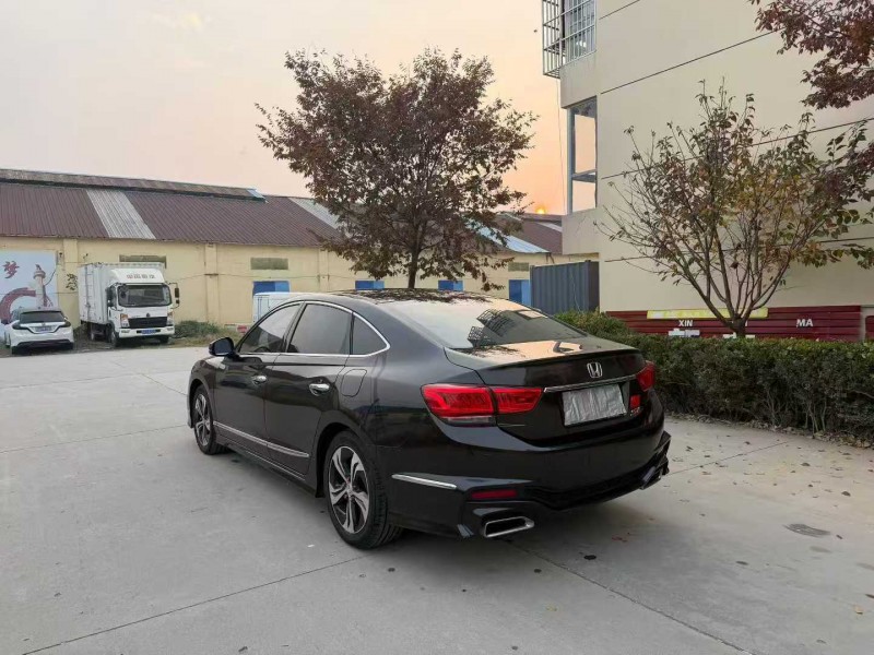 徐州17年本田思铂睿2