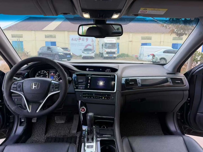 徐州17年本田思铂睿5