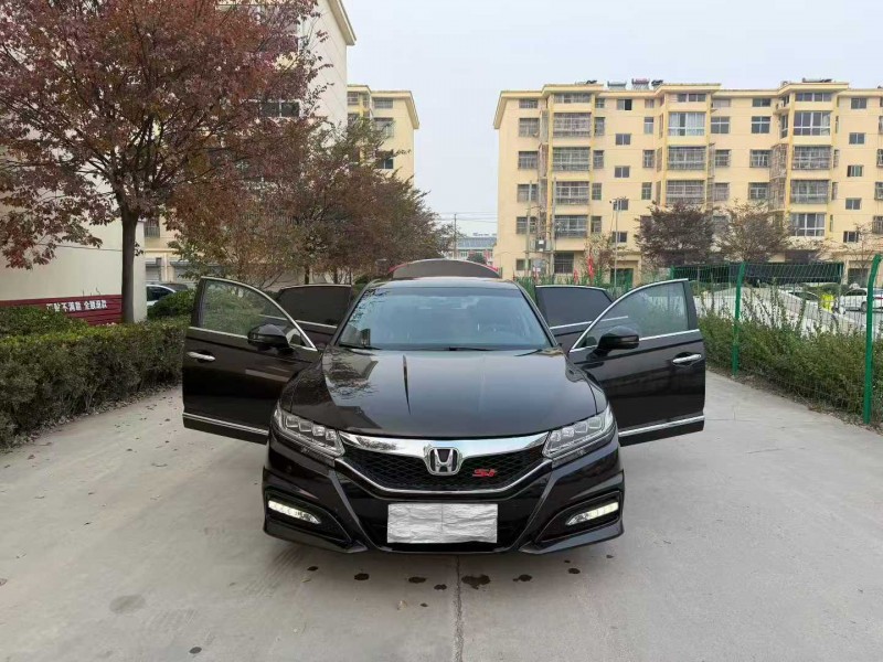 徐州17年本田思铂睿8